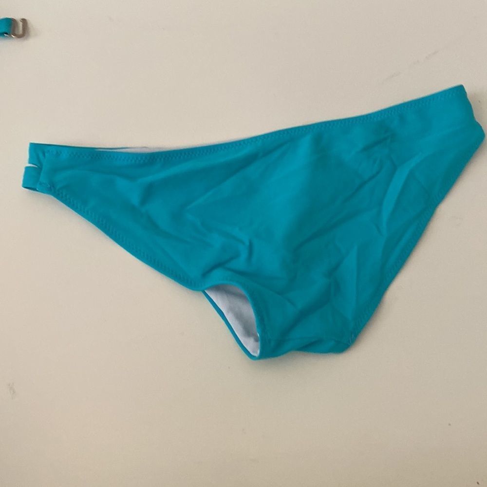 Two piece bikini - Picture 6 of 11